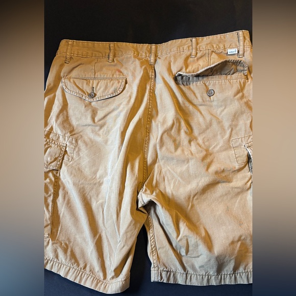 Levi’s Men's Tan Cargo Shorts - Picture 6 of 7